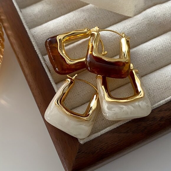 Elegant U-shaped Hoop Earrings, Vintage Style, Resin Exquisite Clasp  Earring - Picture 3 of 9